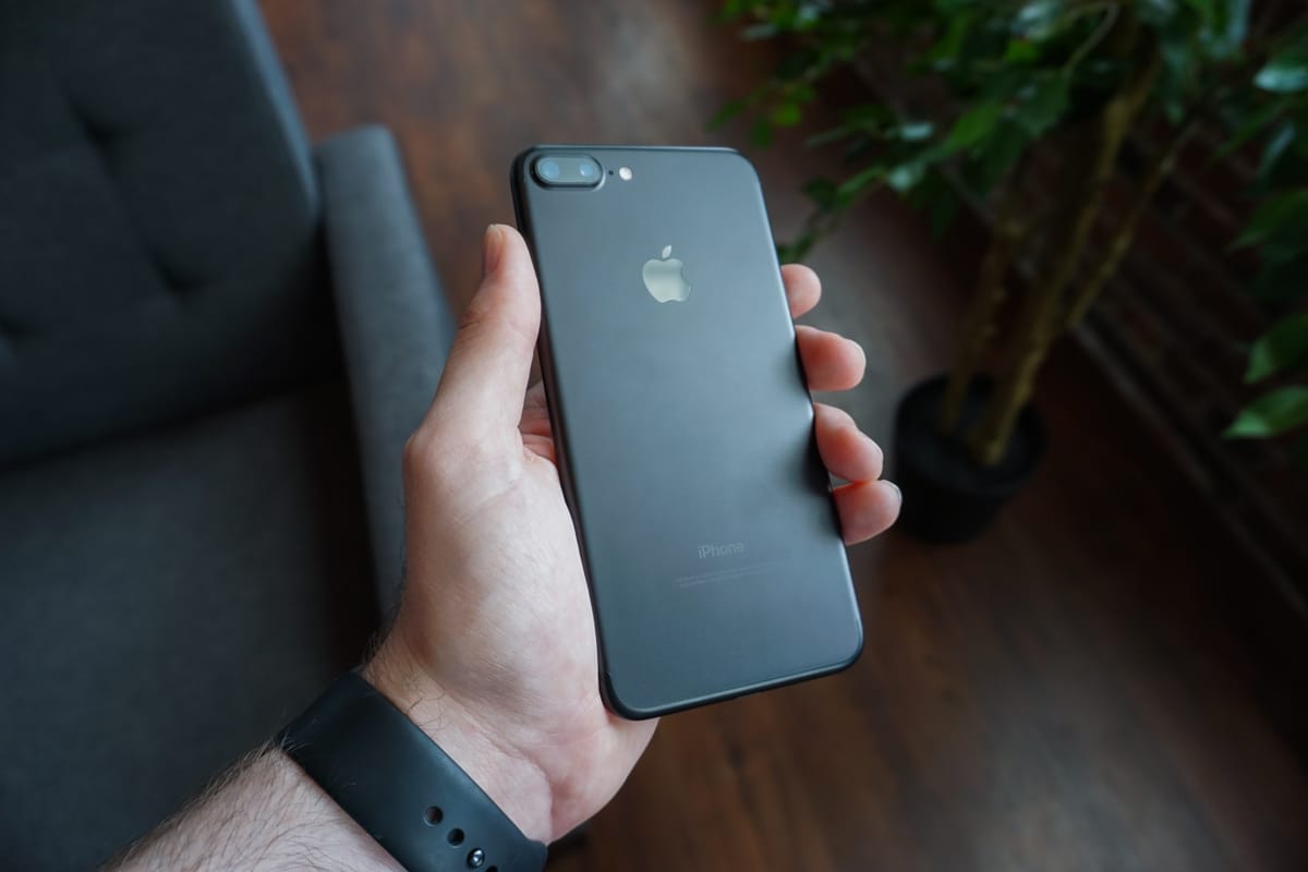 Staying connected on a smartphone while traveling
