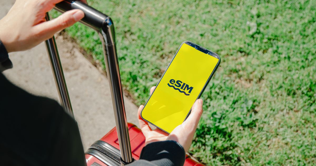 How to Get Internet in China (2026 eSIM & VPN Guide)