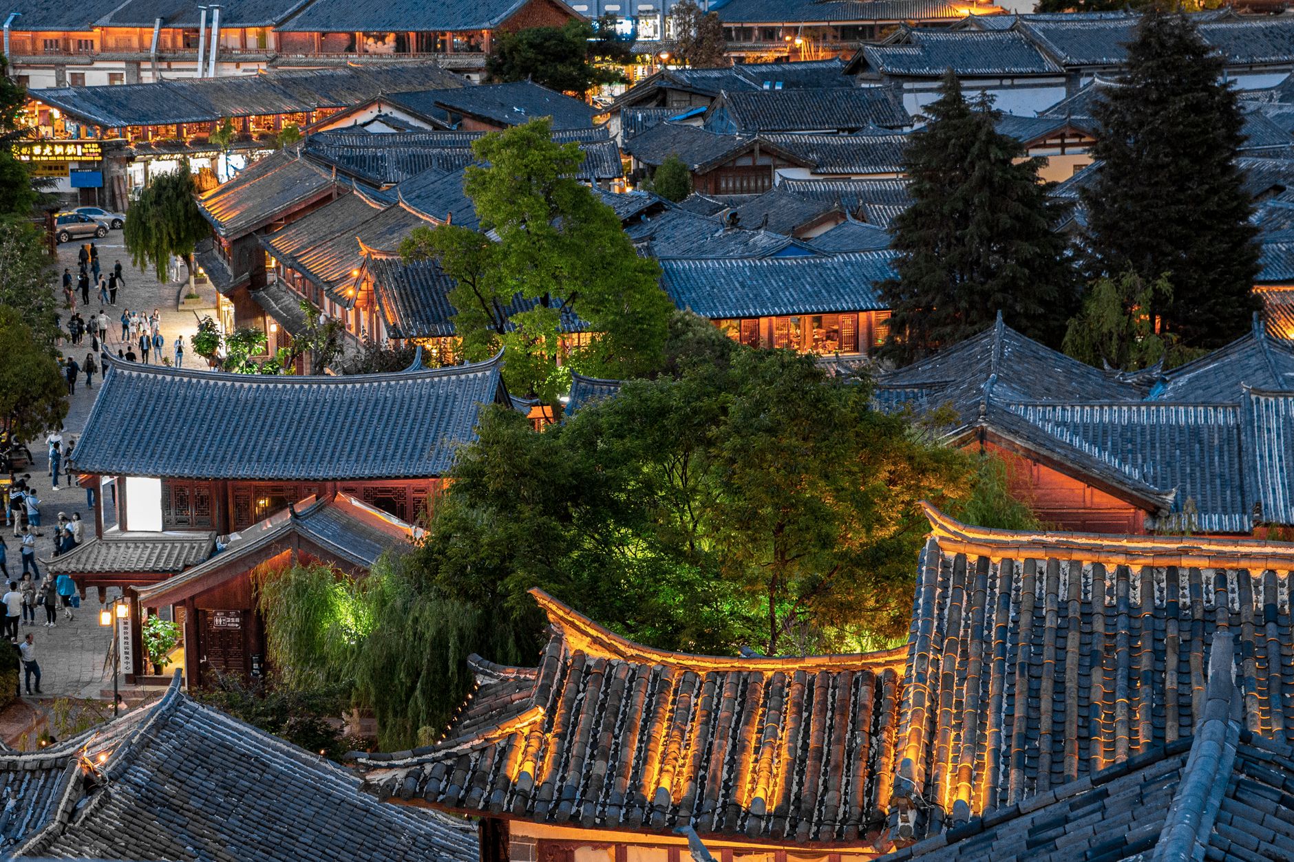 Lijiang lanes lit up after dark