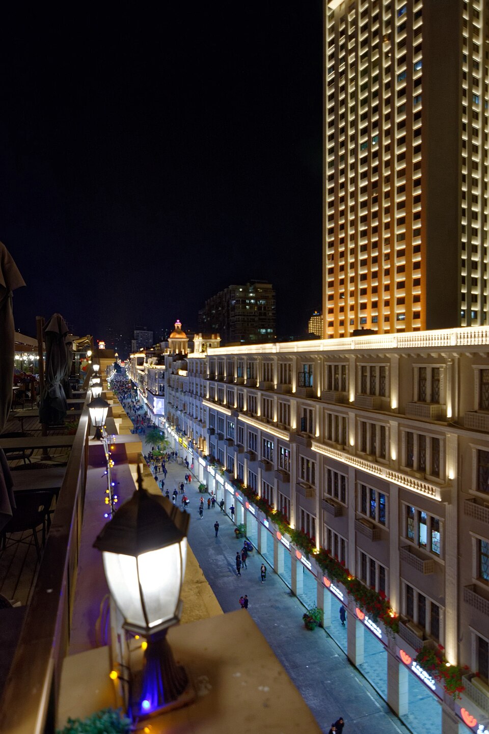 Elevated night view down the Zhongshan Road arcades